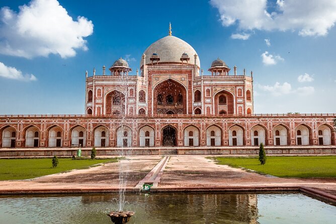 2 Days Private Delhi Tour with Best Cooking Class - Day two: Sikh devotion, Mughal gardens, and modern faith