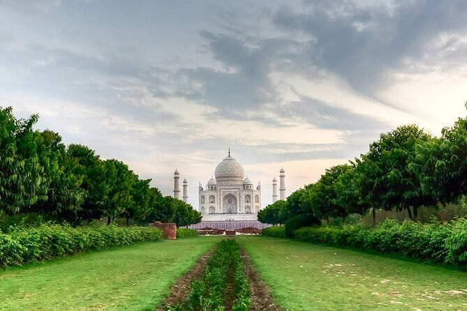 2 Days Taj Mahal Tour and Agra Tour by Car from Delhi - Fatehpur Sikri, Akbar’s deserted capital
