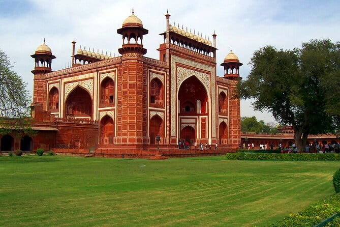 3-Day Golden Triangle Luxury Tour from Delhi to Agra and Jaipur - Day two: the Taj Mahal, Agra Fort, and the road to Jaipur
