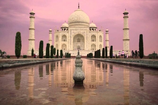 3-Day Private Luxury Golden Triangle Tour to Agra and Jaipur From New Delhi - Day one: Delhi’s monuments, Old Delhi, and the road to Agra