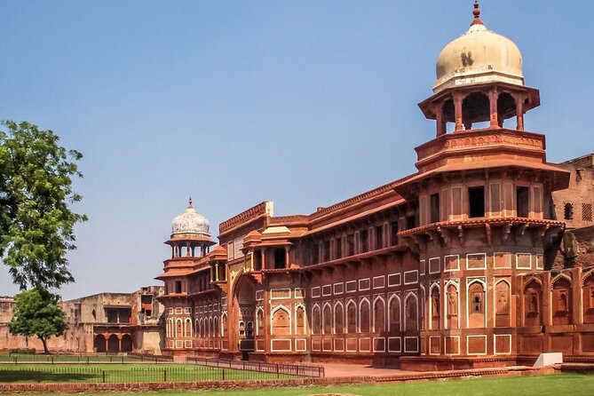 3 Days Luxury Golden Triangle Tour - Qutub Minar and Humayun’s Tomb add depth to Delhi