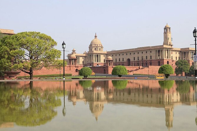 3 Days Luxury Golden Triangle Tour - Delhi’s grand landmarks are mostly seen from the road