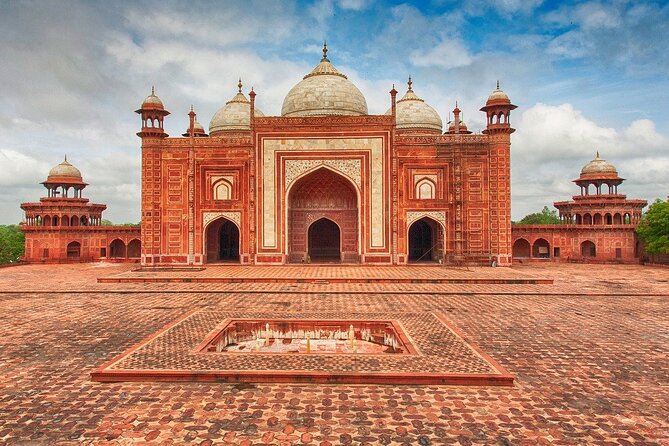 3 Days Private Golden Triangle Tour: Delhi, Agra And Jaipur From Delhi - Day One: Delhi’s Tombs, Towers, and Ceremonial Core