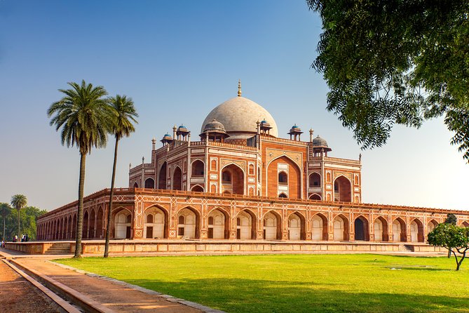 3-Days Private Golden Triangle Tour: Delhi, Agra & Jaipur by Car - Day three: Jaipur forts, palaces, and observatories