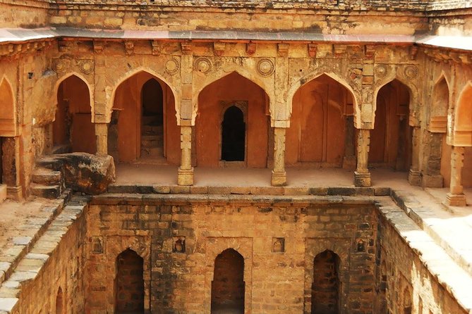 3-Hour Mehrauli Archaeological Park Ruins Walking Tour Delhi - Why Mehrauli is a smart place to study Delhi