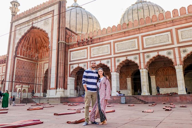 3-hour Old Delhi Heritage Walking tour with Rickshaw Ride - Jama Masjid and the first look at Mughal Delhi