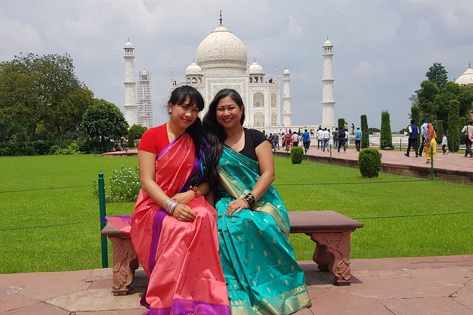 5-Day Private Luxury Golden Triangle Tour to Agra and Jaipur From New Delhi - Day 1: Old Delhi begins with noise, spice, and Mughal grandeur
