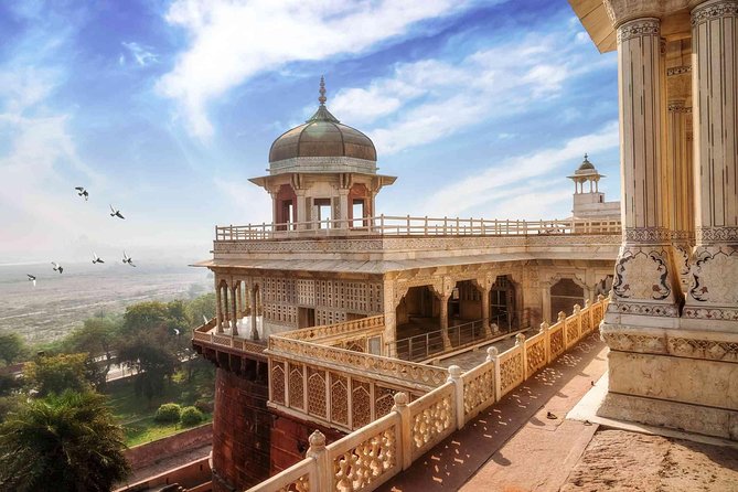 5 Days Golden Triangle Tour. Delhi-Agra-Jaipur-Delhi - Day three: Jaipur’s hilltop Amber Palace