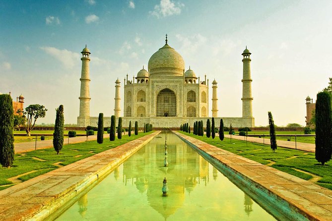 5 Days Golden Triangle Tour-Delhi Agra Jaipur Tour - Day one: Old Delhi streets and New Delhi monuments
