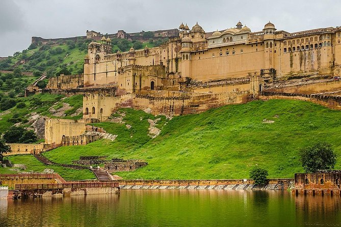 5 Days Golden Triangle Tour with Ranthambore India - Day 1: Old Delhi, imperial New Delhi, and Qutub Minar
