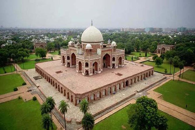 5 Days Private Golden Triangle Tour from Delhi - Guides, drivers, and the private format