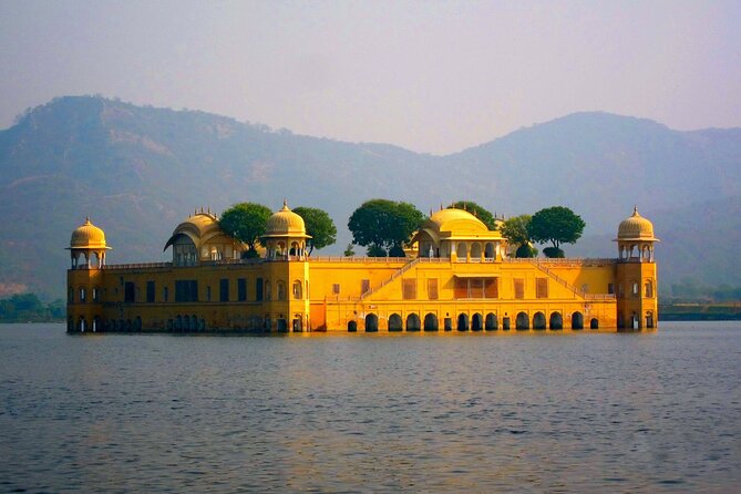 5-Night Private Rajasthan Tour from Delhi Including Jaipur, Jodhpur and Udaipur - Day 2: Amber Fort, royal Jaipur, and market time
