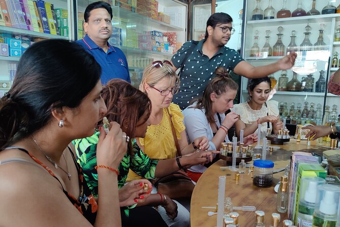 5 Senses Tour - Old + New Delhi, Workshops, Lunch all inclusive - Starting quietly at Humayun’s Tomb