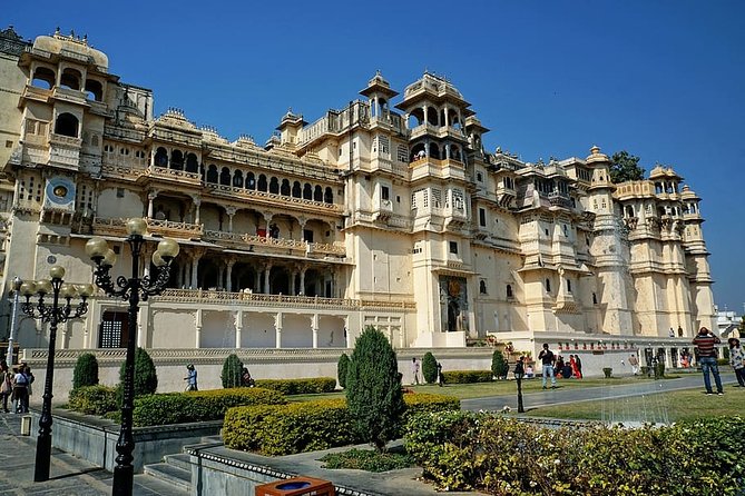 6 Day Delhi Agra Jaipur Udaipur Tour-Golden Triangle with Udaipur - Day 1: Old Delhi, imperial New Delhi, and the road to Agra