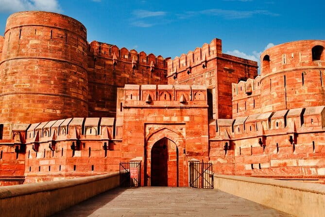 6-Day Golden Triangle Tour with Ranthambore Tiger Safari - Delhi’s grand avenues and Qutub Minar