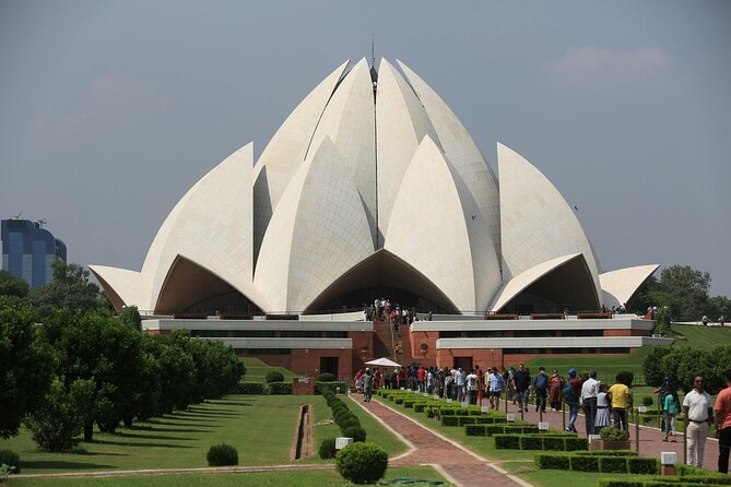 6-Day Private Tour of Delhi, Agra, Jaipur, and Varanasi from Delhi - Day 4: Jaipur to Varanasi by air