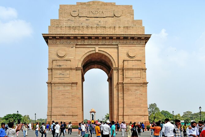 6-Day Private Tour of Delhi, Agra, Jaipur, and Varanasi from Delhi - Day 1: Qutub Minar, Delhi landmarks, and the road to Agra
