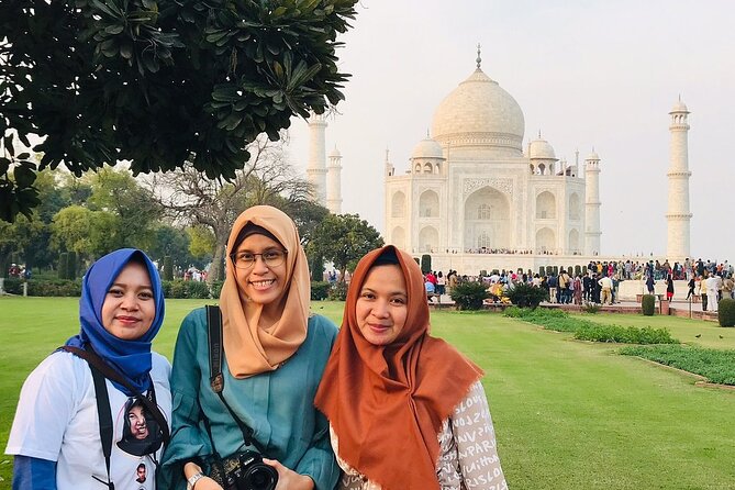 6 Days Golden Triangle Tour - Day 3: The road from Delhi to Agra