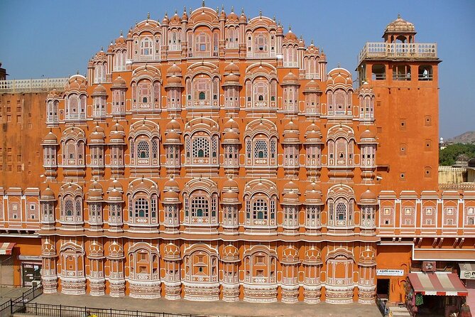 6 Days Private Golden Triangle Tour with Varanasi from Delhi - Day 1: Delhi’s towers, memorials, and stepwell