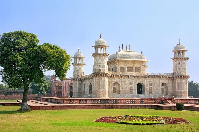 7 Day Golden Triangle Tour { Delhi Agra Jaipur Tour } - Day 4: Amber Fort and Jaipur’s royal center