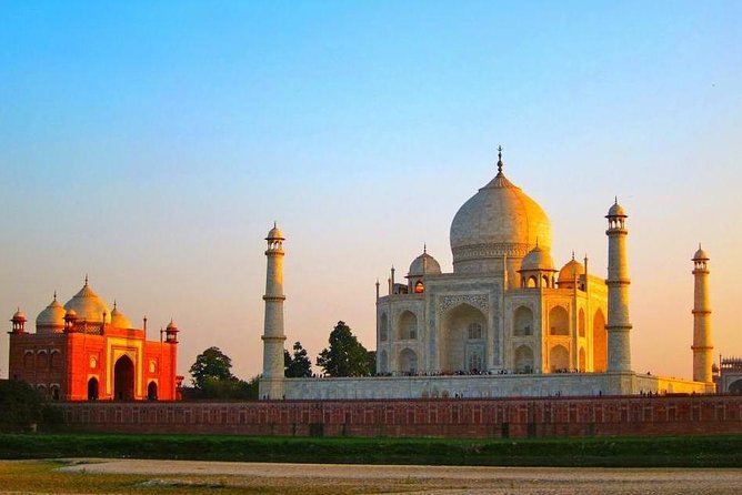 7-Day Golden Triangle & Varanasi Tour from Delhi with Guide - Day 6: Sunrise by the Ganges and the overnight train