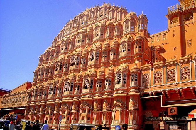 7-Day Golden Triangle & Varanasi Tour from Delhi with Guide - Day 2: Amber Fort and the lake palace