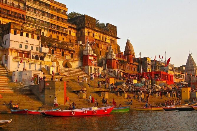 7 Days Golden Triangle Tour with Ranthambore & Varanasi Tour - Day 1: Delhi begins with Qutub Minar
