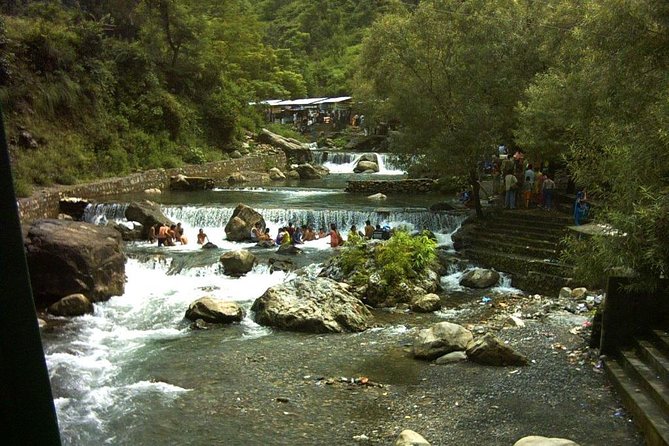 Affordable transfer from Delhi to Dehradun - Booking around flight delays and arrival times