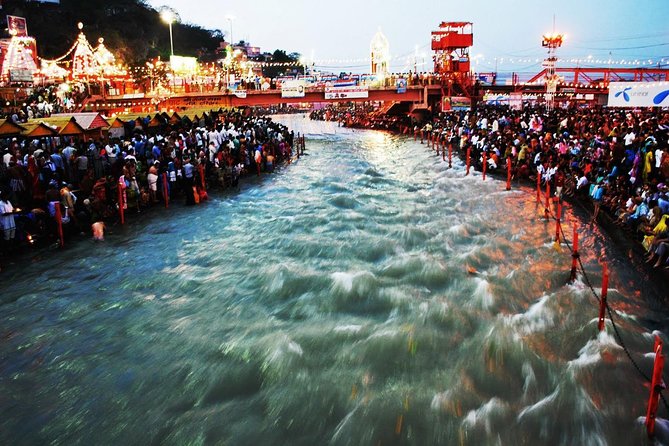 Affordable transfer from Delhi to Haridwar - Meeting your chauffeur in Delhi