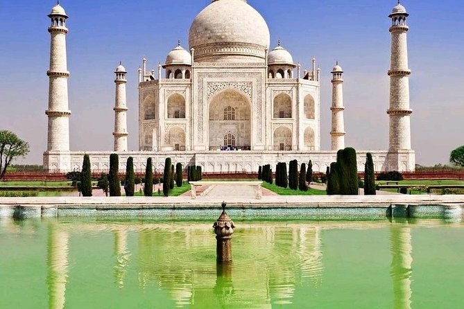 Agra private day tour by car from Delhi to Delhi - The people who make the day work