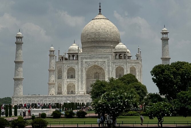 Agra Private Day Tour with Guide and Transportation - Entering the Taj Mahal