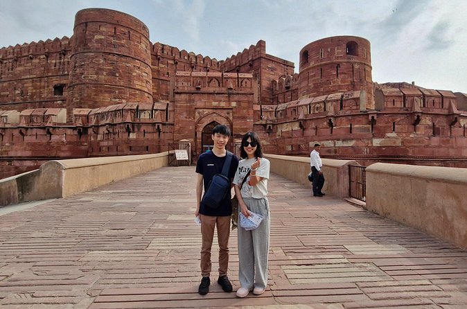 Agra Private Luxury Car Sightseeing Tour - What the guide adds to the day