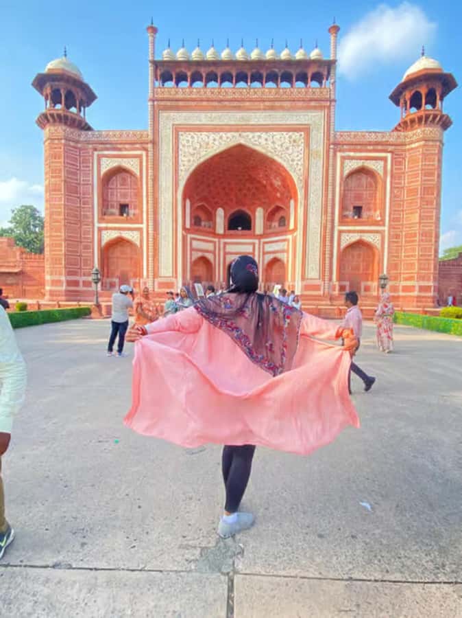 Agra: Taj Mahal Guided Tour with Fast Track Entry - Key points at a glance