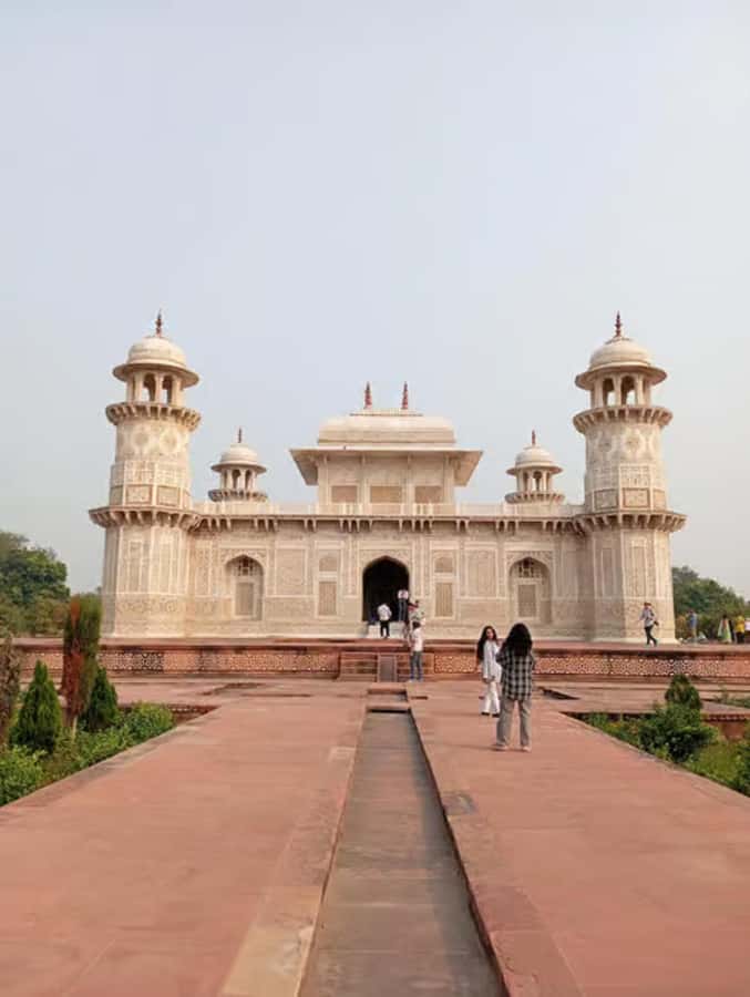 Agra: Taj Mahal Guided Tour with Fast Track Entry - Optional Agra Fort and the Baby Taj