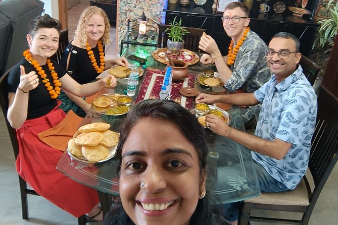 AI Tour - Cook, Talk, Dine & more with locals at their Delhi Home - Key points at a glance