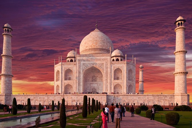 All Inclusive Day Trip to Taj Mahal, Agra Fort and Baby Taj from Delhi by Car - The three-hour road to Agra