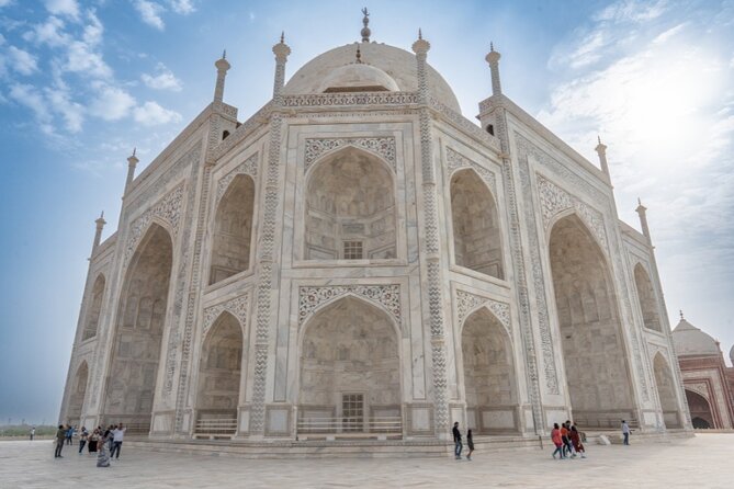 All Inclusive Private Taj Mahal Luxury Tour from Delhi by Car - Choosing the right guide and pace
