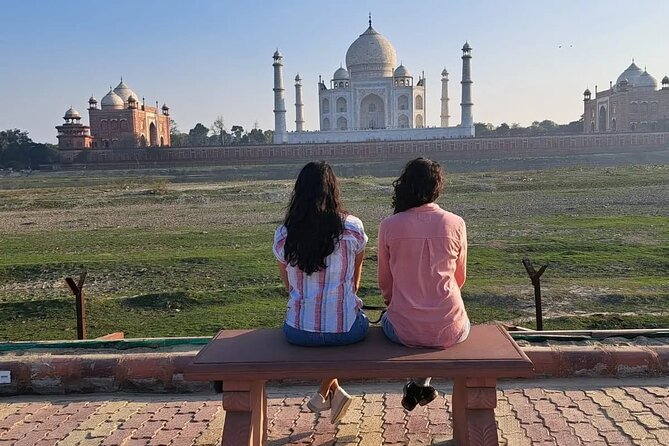 All Inclusive Private Taj Mahal Tour from Delhi by Car - Lunch at the DoubleTree by Hilton Agra