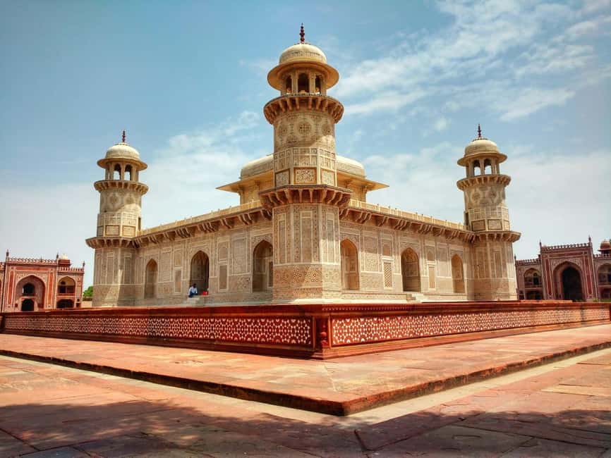 All-Inclusive Sunrise Taj Mahal, Agra Fort & Baby Taj Tour - The private car and the long ride home
