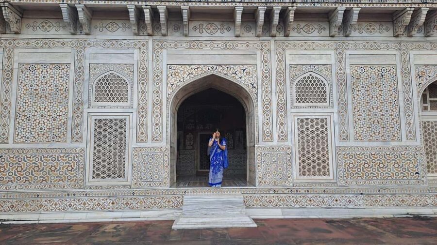 All-Inclusive Sunrise Taj Mahal, Agra Fort & Baby Taj Tour - Should you book it?