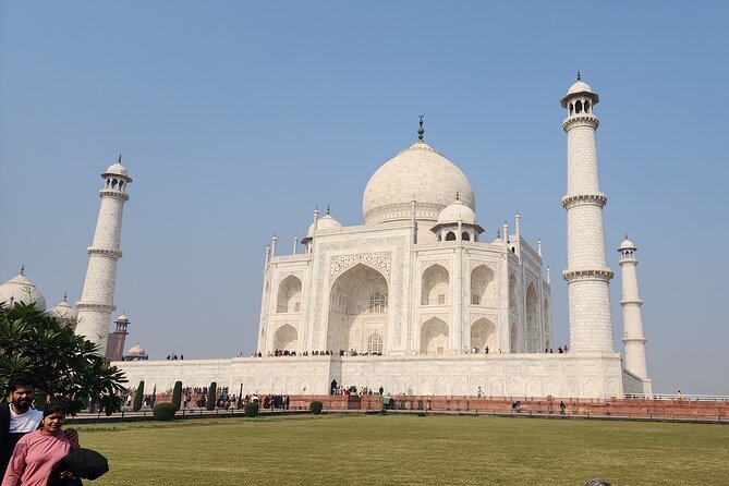 All Inclusive Taj Mahal, Agra Fort, Baby Taj Car with Local Guide - Lunch in Agra and the limits of an all-inclusive label