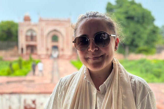 All Inclusive Taj Mahal, Agra Fort & Baby Taj Day Trip From Delhi - Three hours with the Taj Mahal