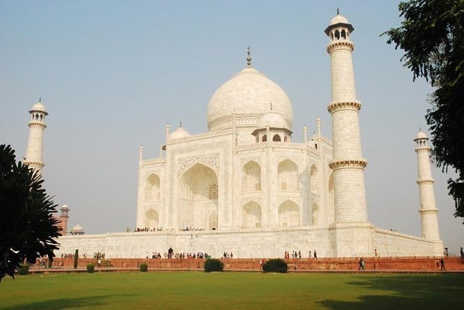 All Inclusive Taj Mahal, Agra Fort or Baby Taj Tour by SUV Car - Buffet lunch: convenient, but check what your package covers