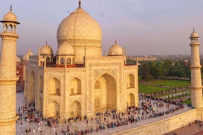 All Inclusive Taj Mahal, Agra Fort or Baby Taj Tour by SUV Car - The return to Delhi: useful transport, limited energy