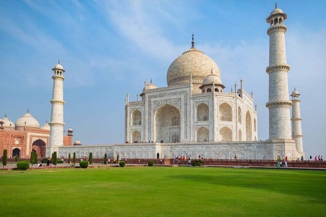 All Inclusive Taj Mahal, Agra Fort or Baby Taj Tour by SUV Car - Agra Fort: a one-hour look at Mughal power