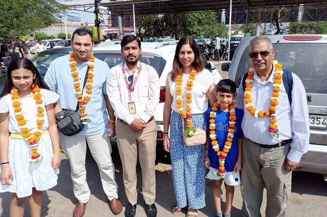 All Inclusive- Taj Mahal and Agra Tour from Delhi Superfast Train - Meeting your guide at Agra station