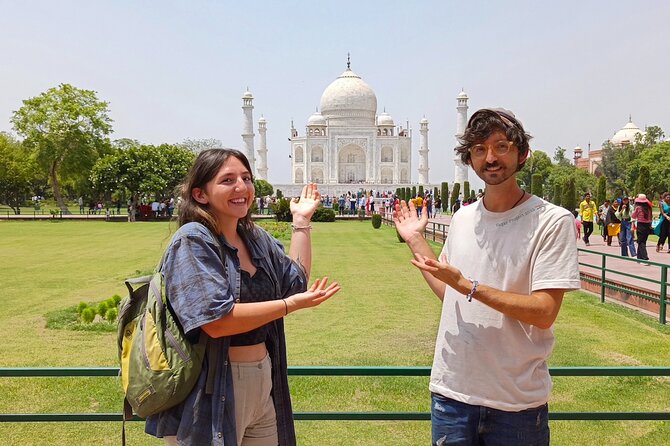 All Inclusive Taj Mahal Tour from Delhi With 5 Star Lunch - Why Agra Fort is worth the extra hour