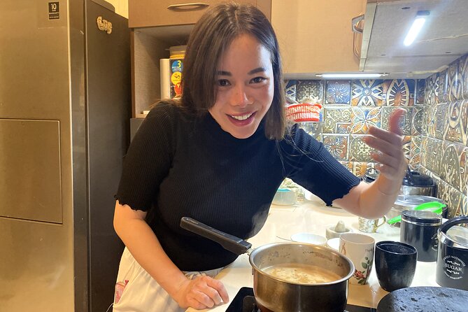 Chai Master Class in an Authentic Indian Home with Food - What happens during the one-hour class