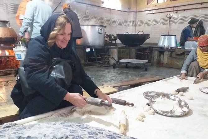 Chandni Chowk Old Delhi Food Tour with Spice Market - Kinari Bazaar and Naughara’s old havelis