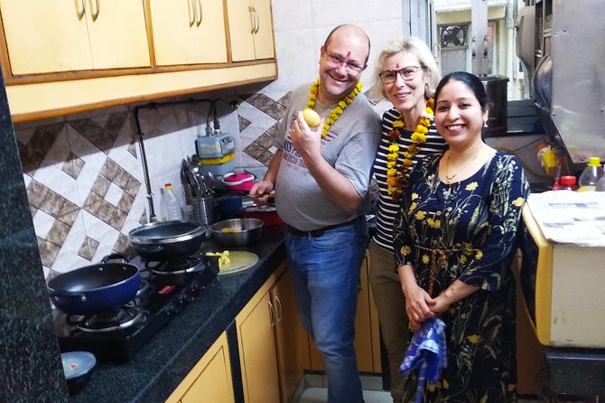 Cooking Demo + Lunch/Dinner and interaction with an Indian family @ Chez Anjali - A warm welcome in central Delhi